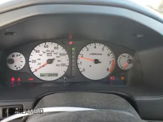 2002 Infiniti G20 Luxury z VIN JNKCP11A42T506808, wystawiony jako Copart lot #75259494 z przebiegiem 69 426 mil mil oraz Szkody całkowita. Historia ofert i sprzedaży dostępna na DreamBid. Obrazek 9.