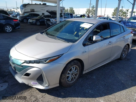 2018 Toyota Prius Prime Plus with VIN JTDKARFP1J3104690, listed as a IAAI auction lot 41620758 with NaN miles. Bid and sale history available at carsss.com. Image 17.