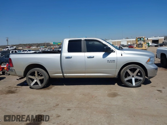 2018 Ram 1500 SLT z VIN 1C6RR6GG7JS303857, wystawiony jako IAAI lot #41779748 z przebiegiem 153 289 mil mil oraz . Historia ofert i sprzedaży dostępna na DreamBid. Obrazek 13.