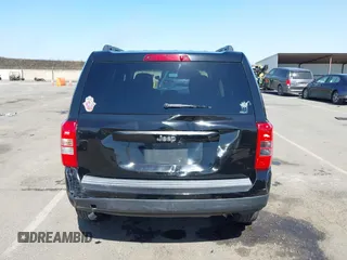 2014 Jeep Patriot Altitude z VIN 1C4NJPBA7ED881104, wystawiony jako IAAI lot #42313299 z przebiegiem 182 507 mil mil oraz . Historia ofert i sprzedaży dostępna na DreamBid. Obrazek 16.
