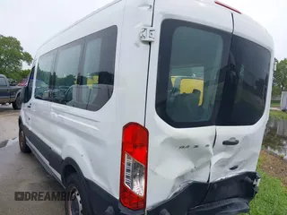 2016 Ford Transit Passenger XL z VIN 1FBZX2CM2GKB51339, wystawiony jako IAAI lot #41429005 z przebiegiem 215 896 mil mil oraz . Historia ofert i sprzedaży dostępna na DreamBid. Obrazek 3.
