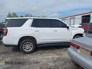 2021 Chevrolet Tahoe Commercial z VIN 1GNSKLEDXMR359932, wystawiony jako IAAI lot #42275551 z przebiegiem 24 mil mil oraz . Historia ofert i sprzedaży dostępna na DreamBid. Obrazek 12.