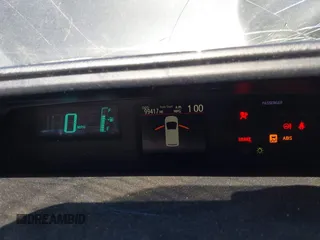 2013 Toyota Prius One z VIN JTDKDTB33D1529206, wystawiony jako IAAI lot #41874722 z przebiegiem 99 417 mil mil oraz . Historia ofert i sprzedaży dostępna na DreamBid. Obrazek 7.
