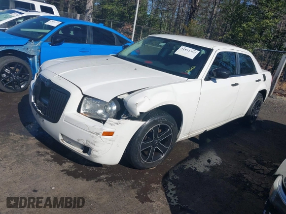 2008 Chrysler 300 LX with VIN 2C3KA43R58H155212, listed as a IAAI auction lot 41812362 with 195,184 mi miles. Bid and sale history available at carsss.com. Image 17.