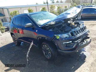 2020 Jeep Compass Trailhawk z VIN 3C4NJDDB1LT106549, wystawiony jako IAAI lot #41885628 z przebiegiem 98 374 mil mil oraz . Historia ofert i sprzedaży dostępna na DreamBid. Obrazek 1.