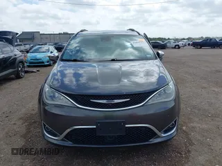 2018 Chrysler Pacifica Limited z VIN 2C4RC1GG1JR105869, wystawiony jako IAAI lot #42064725 z przebiegiem 140 766 mil mil oraz . Historia ofert i sprzedaży dostępna na DreamBid. Obrazek 12.