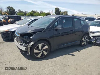 2019 BMW i3 with VIN WBY8P2C5XK7D63788, listed as a Copart auction lot 59778764 with 32,543 mi miles and Salvage Title. Bid and sale history available at carsss.com. Image 1.