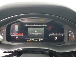 2023 Audi RS Q8 z VIN WU1ARBF18PD030617, wystawiony jako Copart lot #88249565 z przebiegiem 2 270 mil mil oraz Szkoda całkowita • Salvage title. Historia ofert i sprzedaży dostępna na DreamBid. Obrazek 9.