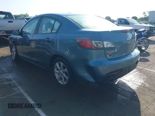 2010 Mazda 3 i Sport z VIN JM1BL1SFXA1315536, wystawiony jako IAAI lot #42274178 z przebiegiem 160 773 mil mil oraz . Historia ofert i sprzedaży dostępna na DreamBid. Obrazek 3.