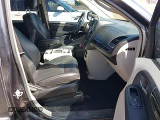 2014 Chrysler Town & Country Touring with VIN 2C4RC1BG0ER156227, listed as a IAAI auction lot 42035899 with 157,759 mi miles and . Bid and sale history available at DreamBid. Image 5.