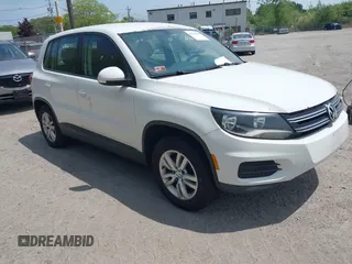 2012 Volkswagen Tiguan SE z VIN WVGAV7AX3CW568623, wystawiony jako IAAI lot #42249453 z przebiegiem 212 719 mil mil oraz . Historia ofert i sprzedaży dostępna na DreamBid. Obrazek 1.