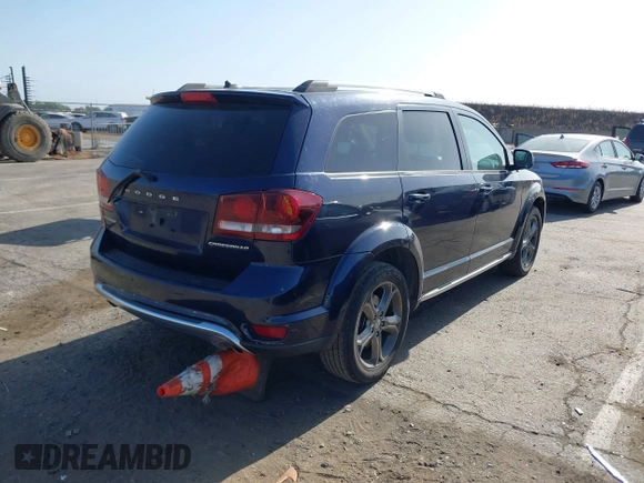 2017 Dodge Journey Crossroad Plus z VIN 3C4PDCGG1HT577447, wystawiony jako IAAI lot #42408741 z przebiegiem 157 569 mil mil oraz . Historia ofert i sprzedaży dostępna na DreamBid. Obrazek 4.