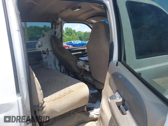 2000 Ford F-350 XL with VIN 1FTSW31F1YED74367, listed as a IAAI auction lot 42487218 with 464,228 mi miles and . Bid and sale history available at DreamBid. Image 8.