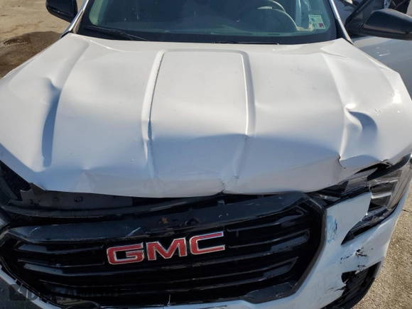 2023 GMC Terrain SLE with VIN 3GKALMEG8PL197297, listed as a Copart auction lot 53210145 with 17,664 mi miles and Salvage Title. Bid and sale history available at DreamBid. Image 12.