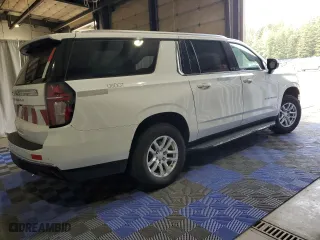 2022 Chevrolet Suburban LT with VIN 1GNSKCKDXNR165519, listed as a Copart auction lot 63389654 with 139,715 mi miles and Clean Title. Bid and sale history available at carsss.com. Image 3.