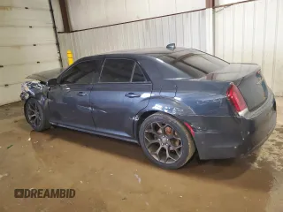 2019 Chrysler 300 S z VIN 2C3CCABG4KH640476, wystawiony jako Copart lot #44200365 z przebiegiem 80 077 mil mil oraz Szkody całkowita. Historia ofert i sprzedaży dostępna na DreamBid. Obrazek 2.