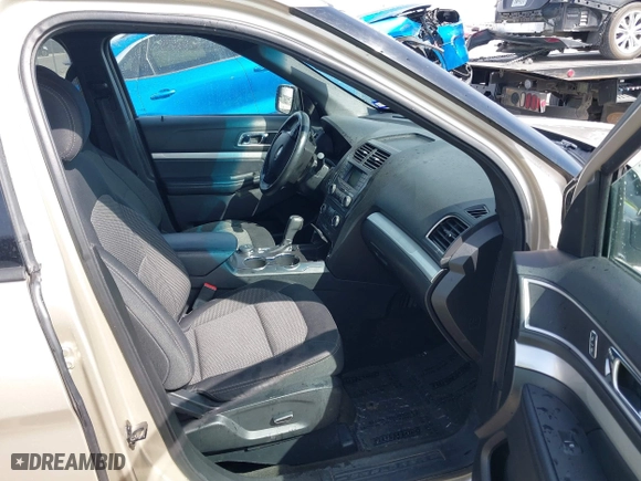 2017 Ford Explorer XLT with VIN 1FM5K8D81HGD05245, listed as a IAAI auction lot 41828547 with 104,881 mi miles. Bid and sale history available at carsss.com. Image 5.