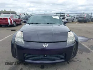 2005 Nissan 350Z Enthusiast z VIN JN1AZ34D25M605438, wystawiony jako IAAI lot #42131179 z przebiegiem 143 157 mil mil oraz . Historia ofert i sprzedaży dostępna na DreamBid. Obrazek 12.