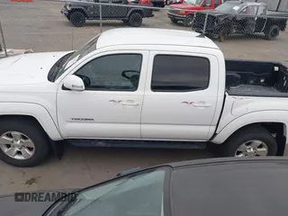 2015 Toyota Tacoma с VIN 3TMLU4EN2FM176180, выставлен на аукционе IAAI как лот 41778149 с пробегом 104 059 миль миль и . История ставок и продаж доступна на DreamBid. Изображение 14.