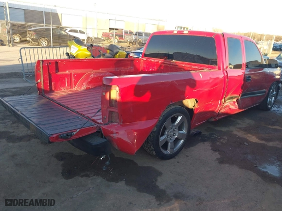 2006 Chevrolet Silverado 1500 LT1 with VIN 2GCEC19T661106773, listed as a IAAI auction lot 41467821 with 1 mi miles. Bid and sale history available at carsss.com. Image 4.