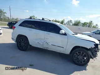 2018 Jeep Grand Cherokee High Altitude with VIN 1C4RJFCM4JC477519, listed as a IAAI auction lot 40688554 with 120,791 mi miles. Bid and sale history available at carsss.com. Image 13.