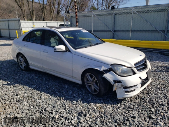 2014 Mercedes-Benz C-Class C 300 Sport with VIN WDDGF8ABXER324786, listed as a Copart auction lot 52970585 with 91,393 mi miles and Clean Title. Bid and sale history available at carsss.com. Image 4.