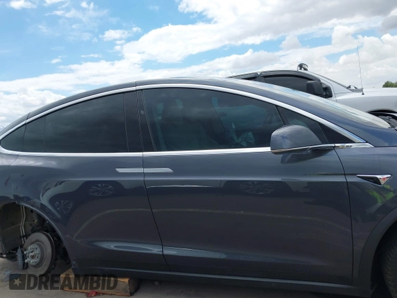 2018 Tesla Model X 75D with VIN 5YJXCBE29JF126629, listed as a IAAI auction lot 42205838 with 47,343 mi miles and . Bid and sale history available at DreamBid. Image 14.