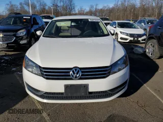 2014 Volkswagen Passat Wolfsburg Edition z VIN 1VWAT7A31EC022556, wystawiony jako Copart lot #85872424 z przebiegiem 138 363 mil mil oraz Czysty tytuł • Clean title. Historia ofert i sprzedaży dostępna na DreamBid. Obrazek 5.