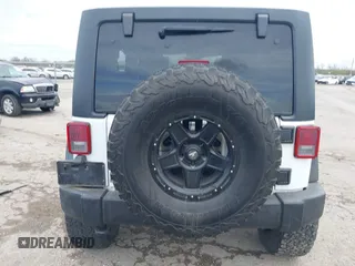 2012 Jeep Wrangler Unlimited Call of Duty MW3 with VIN 1C4BJWFG2CL279645, listed as a IAAI auction lot 41913375 with 1 mi miles. Bid and sale history available at carsss.com. Image 15.