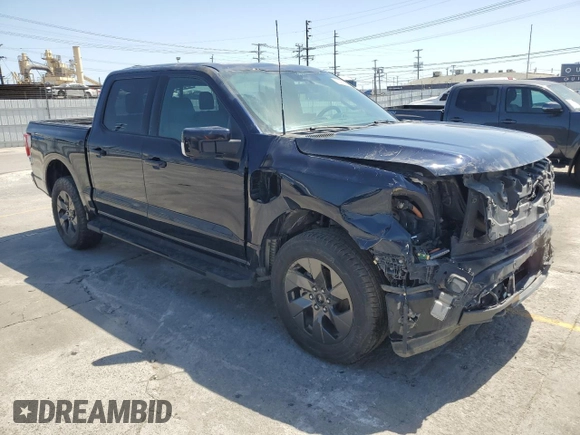2022 Ford F-150 Lightning Pro z VIN 1FT6W1EV8NWG04113, wystawiony jako Copart lot #57489635 z przebiegiem 48 990 mil mil oraz Szkoda całkowita • Salvage title. Historia ofert i sprzedaży dostępna na DreamBid. Obrazek 4.