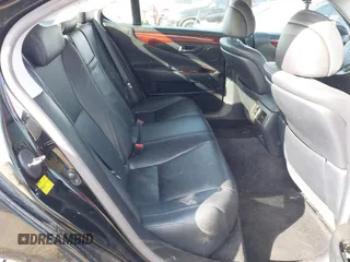2008 Lexus LS 460 z VIN JTHBL46F285057509, wystawiony jako IAAI lot #41226492 z przebiegiem 132 616 mil mil oraz . Historia ofert i sprzedaży dostępna na DreamBid. Obrazek 8.