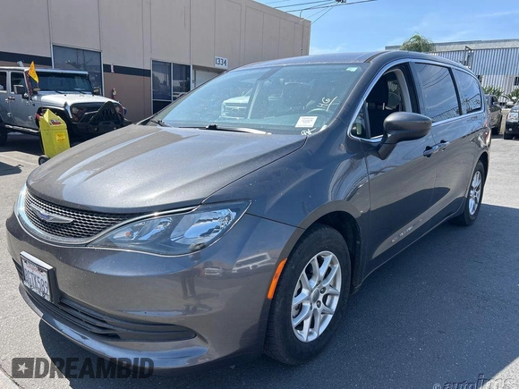 2019 Chrysler Pacifica Touring with VIN 2C4RC1DG9KR556134, listed as a IAAI auction lot 42658532 with 72,146 mi miles and . Bid and sale history available at DreamBid. Image 14.