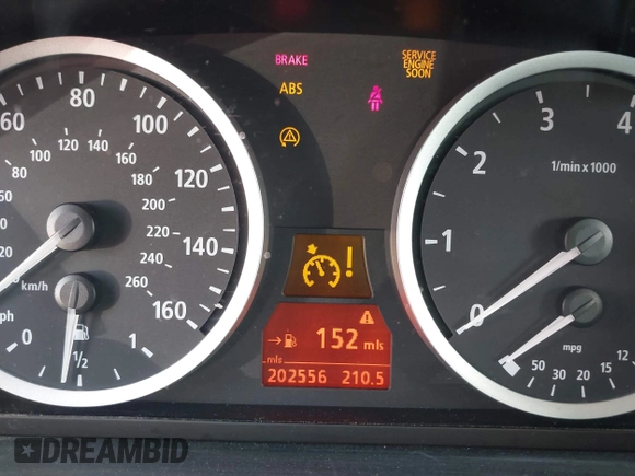 2004 BMW 5 Series 525i with VIN WBANA53584B167334, listed as a IAAI auction lot 41756381 with 202,556 mi miles. Bid and sale history available at carsss.com. Image 7.