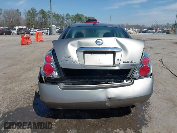 2005 Nissan Altima 3.5 SE with VIN 1N4BL11DX5C353106, listed as a IAAI auction lot 41833288 with 148,146 mi miles. Bid and sale history available at carsss.com. Image 16.