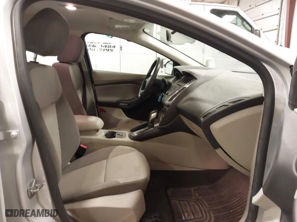 2014 Ford Focus SE with VIN 1FADP3K2XEL247552, listed as a IAAI auction lot 41815558 with 89,094 mi miles. Bid and sale history available at carsss.com. Image 5.