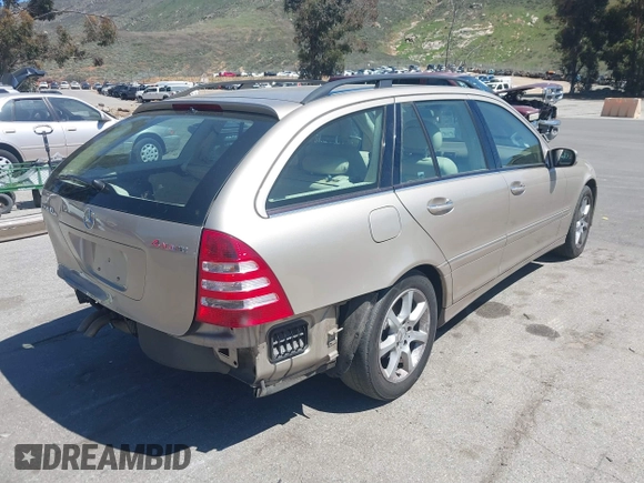 2005 Mercedes-Benz C 240 z VIN WDBRH81J05F622560, wystawiony jako IAAI lot #41868325 z przebiegiem 129 446 mil mil oraz . Historia ofert i sprzedaży dostępna na DreamBid. Obrazek 4.