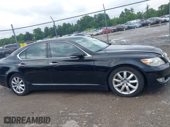 2010 Lexus LS 460 z VIN JTHCL5EF5A5005714, wystawiony jako IAAI lot #42616045 z przebiegiem 101 834 mil mil oraz . Historia ofert i sprzedaży dostępna na DreamBid. Obrazek 13.