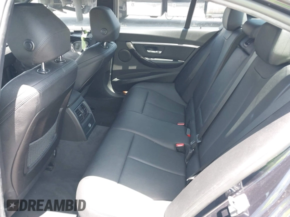 2017 BMW 3 Series 330i с VIN WBA8B9G5XHNU51094, выставлен на аукционе IAAI как лот 42489396 с пробегом 66 100 миль миль и . История ставок и продаж доступна на DreamBid. Изображение 8.