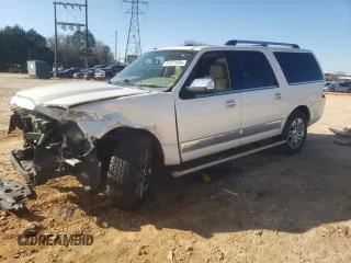 2008 Lincoln Navigator with VIN 5LMFL28578LJ18322, listed as a Copart auction lot 43410525 with 261,581 mi miles and Salvage title. Bid and sale history available at DreamBid. Image 1.