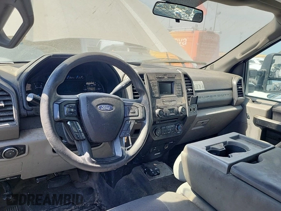 2017 Ford F-250 XL z VIN 1FD7X2A63HEF23418, wystawiony jako IAAI lot #42610484 z przebiegiem 271 149 mil mil oraz . Historia ofert i sprzedaży dostępna na DreamBid. Obrazek 6.