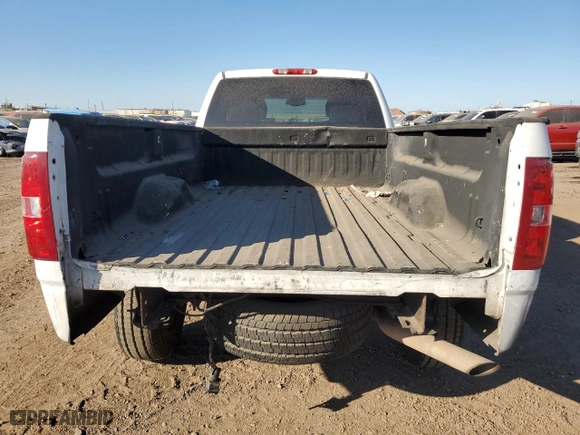 2008 Chevrolet Silverado 2500HD Work Truck with VIN 1GCHC29K28E115109, listed as a Copart auction lot 43336925 with 266,669 mi miles and Salvage Title. Bid and sale history available at carsss.com. Image 6.