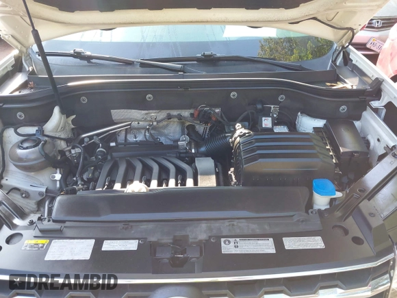 2018 Volkswagen Atlas SE z VIN 1V2LR2CA0JC520538, wystawiony jako IAAI lot #42862283 z przebiegiem 119 258 mil mil oraz . Historia ofert i sprzedaży dostępna na DreamBid. Obrazek 10.
