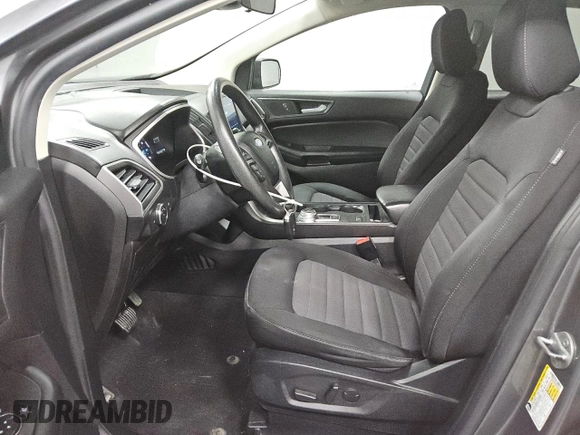 2021 Ford Edge SE z VIN 2FMPK4G95MBA23228, wystawiony jako Copart lot #51947405 z przebiegiem 80 522 mil mil oraz Czysty tytuł • Clean title. Historia ofert i sprzedaży dostępna na DreamBid. Obrazek 7.