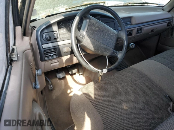 1994 Ford F-150 z VIN 1FTEX15N3RKB84136, wystawiony jako Copart lot #58248585 z przebiegiem 181 787 mil mil oraz Czysty tytuł • Clean title. Historia ofert i sprzedaży dostępna na DreamBid. Obrazek 8.