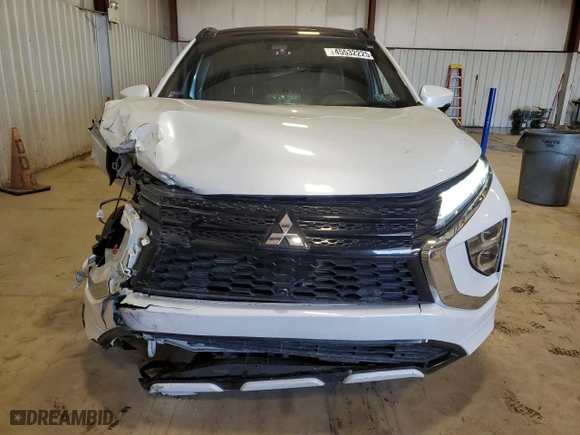 2022 Mitsubishi Eclipse Cross SE with VIN JA4ATWAA3NZ028135, listed as a Copart auction lot 45532225 with 81,984 mi miles and Salvage Title. Bid and sale history available at carsss.com. Image 5.