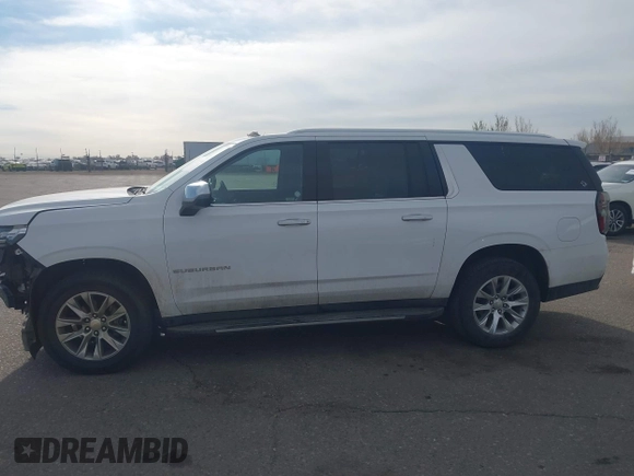 2023 Chevrolet Suburban Premier z VIN 1GNSKFKD5PR511819, wystawiony jako IAAI lot #41899310 z przebiegiem 40 355 mil mil oraz . Historia ofert i sprzedaży dostępna na DreamBid. Obrazek 14.