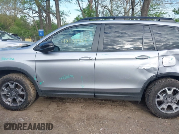 2023 Honda Passport TrailSport z VIN 5FNYF8H6XPB044222, wystawiony jako IAAI lot #42134331 z przebiegiem 19 026 mil mil oraz . Historia ofert i sprzedaży dostępna na DreamBid. Obrazek 15.