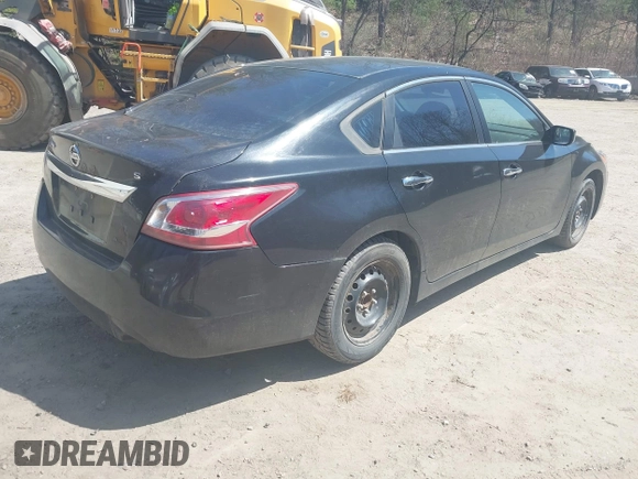 2013 Nissan Altima 2.5 S with VIN 1N4AL3AP4DC116403, listed as a IAAI auction lot 42058222 with 183,195 mi miles and . Bid and sale history available at carsss.com. Image 4.