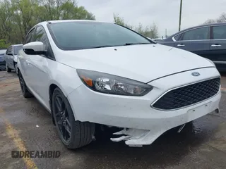 2016 Ford Focus SE with VIN 1FADP3F26GL262689, listed as a IAAI auction lot 41917883 with 178,371 mi miles. Bid and sale history available at carsss.com. Image 6.