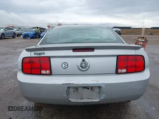 2007 Ford Mustang Deluxe with VIN 1ZVFT80N575245396, listed as a IAAI auction lot 41889599 with 319,148 mi miles. Bid and sale history available at carsss.com. Image 17.
